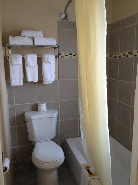 Alamo Motel Sheridan Room photo